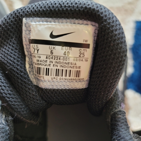 Nike size 8.5 Workout Running shoes - Picture 3 of 8